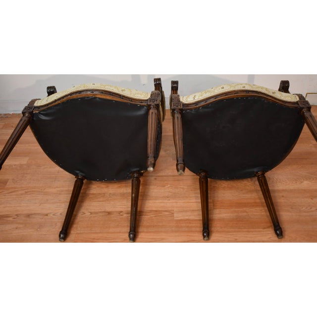1930s French Louis XV Carved Walnut Set of 6 Dining Room Chairs / 2 Arm & 4 Side For Sale - Image 11 of 18
