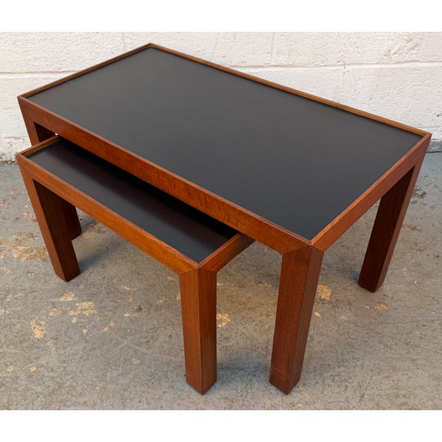 Mid-Century Modern Vintage Mid-Century Modern Teak & Black Formica Nesting Tables – Set of 2 For Sale - Image 3 of 15