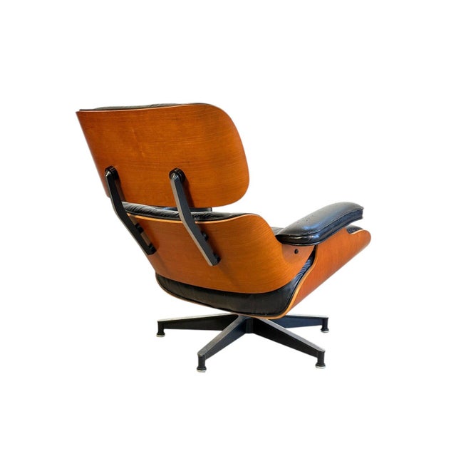 Mid-Century Modern Authentic Herman Miller Eames Lounge Chair in Black Leather For Sale - Image 3 of 16