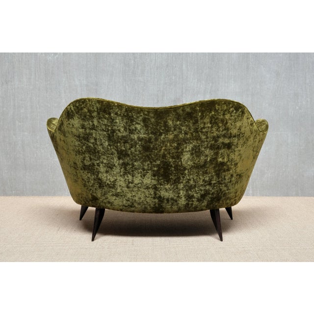 Perla Loveseat in Olive Green Dedar Velvet by Giulia Veronesi for ISA Bergamo, 1950s For Sale - Image 11 of 16