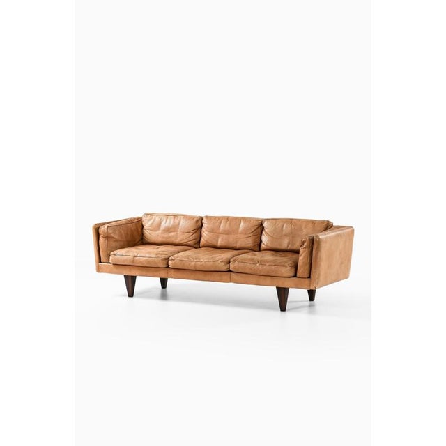 Tan Vintage Sofa in Leather and Rosewood by Illum Wikkelø, 1960s For Sale - Image 8 of 10