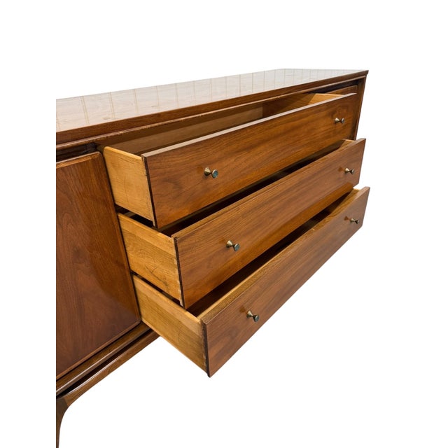 Brown Mid-Century Modern Kent Coffey Insignia 4-Piece Walnut Bedroom Set For Sale - Image 8 of 13