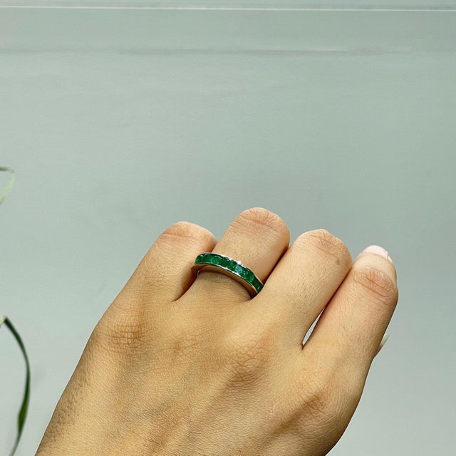 Emerald Art Deco Style 0.85 Ct Green Emerald Channel Set Half Eternity Band Ring Size 8 For Sale - Image 8 of 15