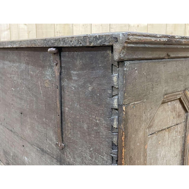 Antique Chest in Oak and Fir, 1600s For Sale - Image 3 of 18