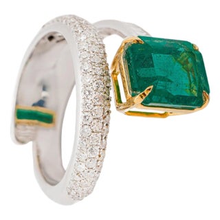 Natural Zambian Emerald 3.44cts & Diamond 0.93cts Ring in 18k gold For Sale