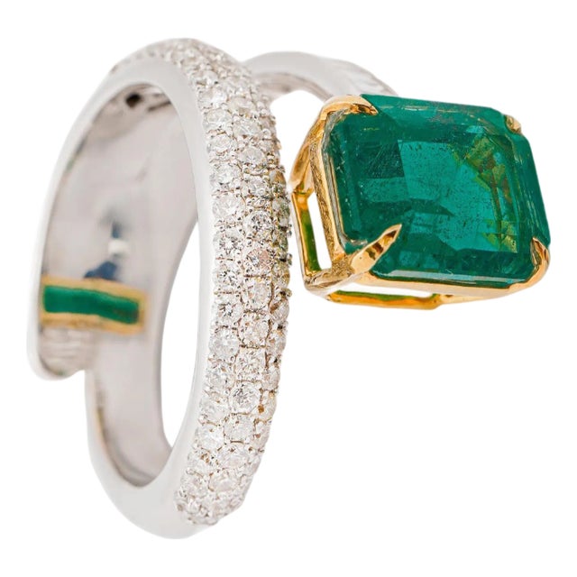 Natural Zambian Emerald 3.44cts & Diamond 0.93cts Ring in 18k gold For Sale