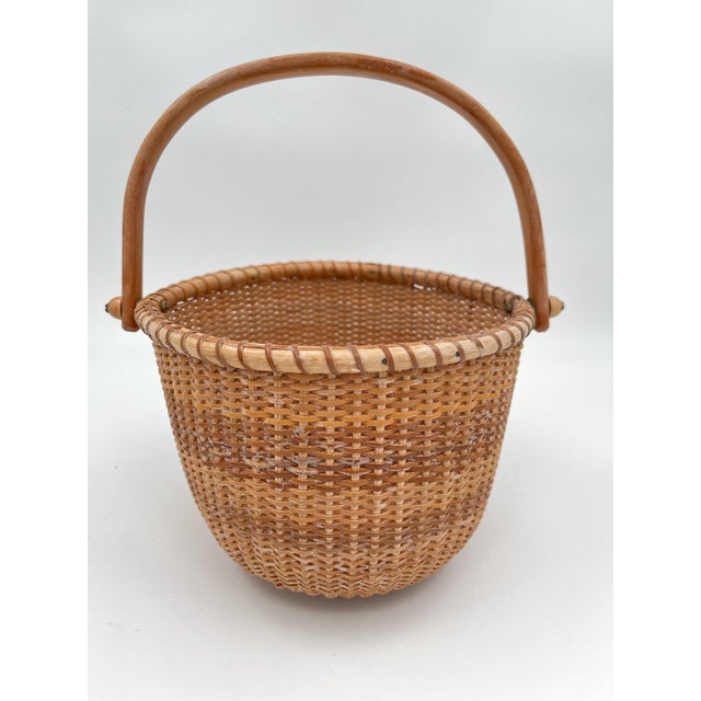 Mid 20th Century Vintage Mid Size Nantucket Wicker Woven Basket For Sale In New York - Image 6 of 11