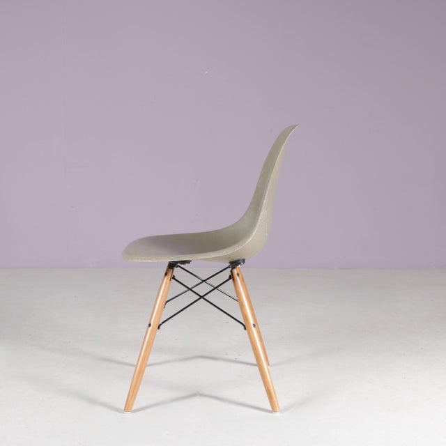 Herman Miller Dining Chairs in Sea Foam Green Fiberglass by Charles & Ray Eames for Herman Miller, USA, 1960s, Set of 4 For Sale - Image 4 of 14