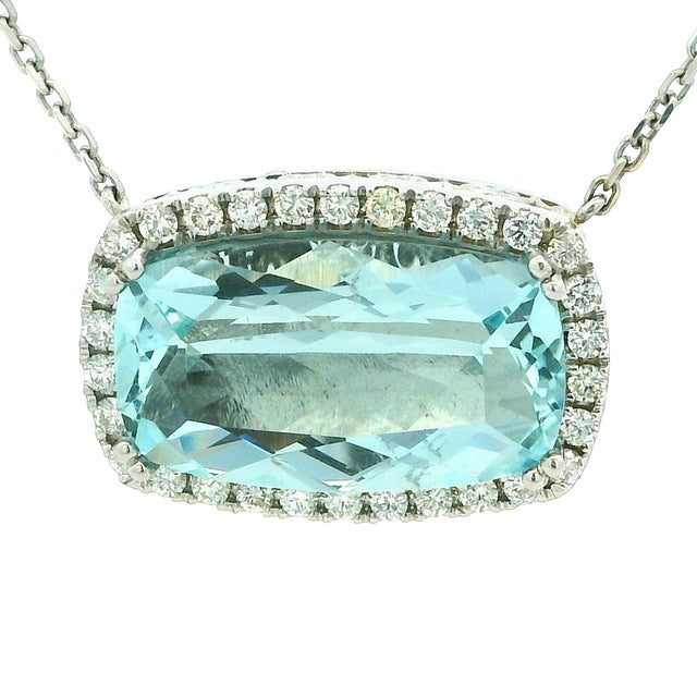 18k White Gold 20 Carat Aquamarine and 2 Carat Diamond Necklace For Sale - Image 11 of 11