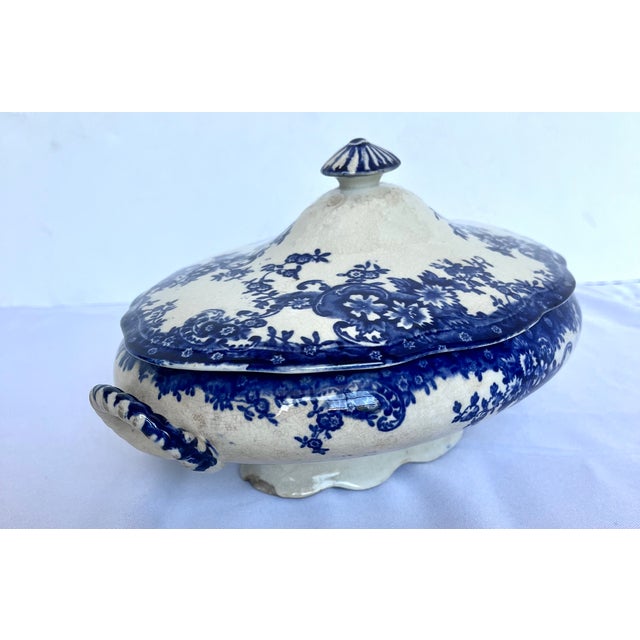 19th Century J. & G. Meakin Dresden Blue & White Ironstone Tureen For Sale - Image 13 of 17