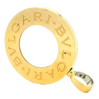 1990s Bulgari Reversible Onyx and Mother-of-Pearl 18k Gold Pendant For Sale