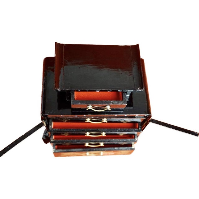 Japanese 1970 Black Lacquered Jewelry Chest in the Shape of a Japanese Pagoda For Sale - Image 3 of 5
