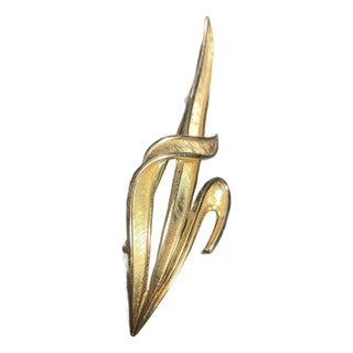 MCM Jewelry by Trifari Flame Ribbon Brooch For Sale