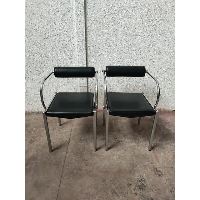 Dimensions: seat height 45 cm, width 50 cm, depth 56 cm, total height 73 cm. Modern armchairs with an elegant and...
