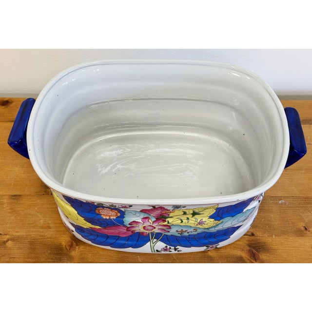 Mottahedeh Large Porcelain Tobacco Leaf Motif Foot Bath or Planter For Sale - Image 4 of 9