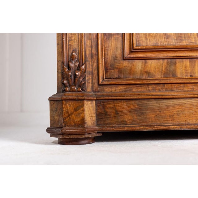 Early 19th Century French Mahogany Bookcase For Sale - Image 4 of 16