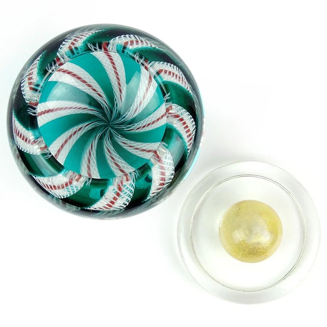 Mid 20th Century Vintage Murano Green White Glittery Ribbons Gold Flecks Top Italian Art Glass Vanity Powder Jewelry Box For Sale - Image 5 of 6