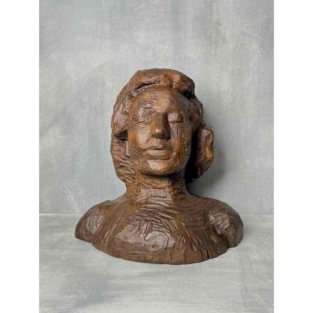 Dimensions: height approx. 40 cm, width approx. 40 cm, depth approx. 25 cm. A highly expressive hand-carved wooden female...