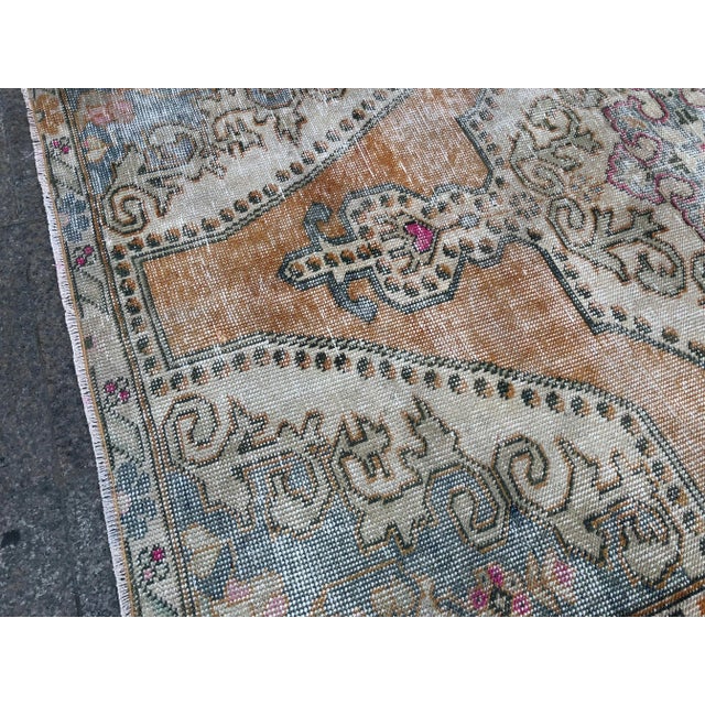Apricot 1960s Vintage Turkish Bohemian Rug - 4′4″ × 6′9″ For Sale - Image 8 of 10
