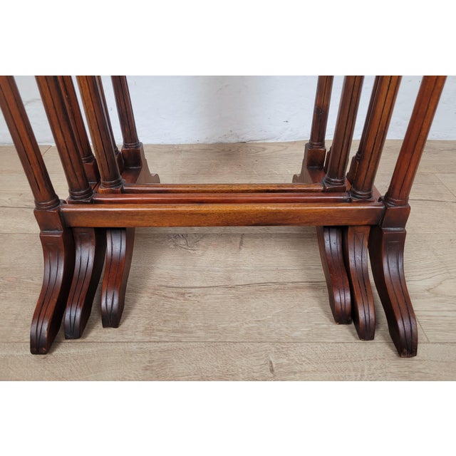 Victorian Nesting Tables in Mahogany, 1880, Set of 3 For Sale - Image 11 of 18