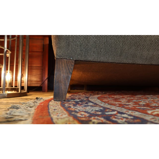 Up for grabs here is an gorgeous peter dudgeon 2 seater sofa in stunning basket weave brown / beige fabric. A beautifully...