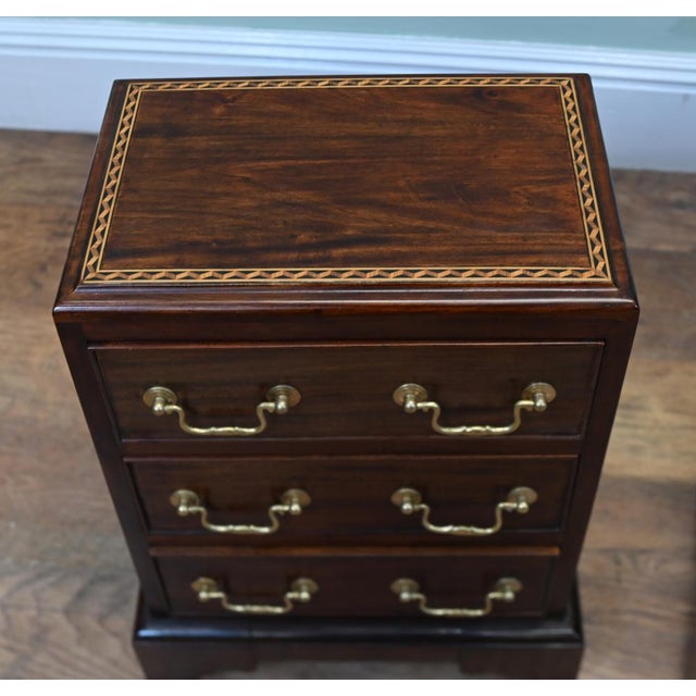 Victorian Bedside Chests in Mahogany, 1890, Set of 2 For Sale - Image 4 of 7