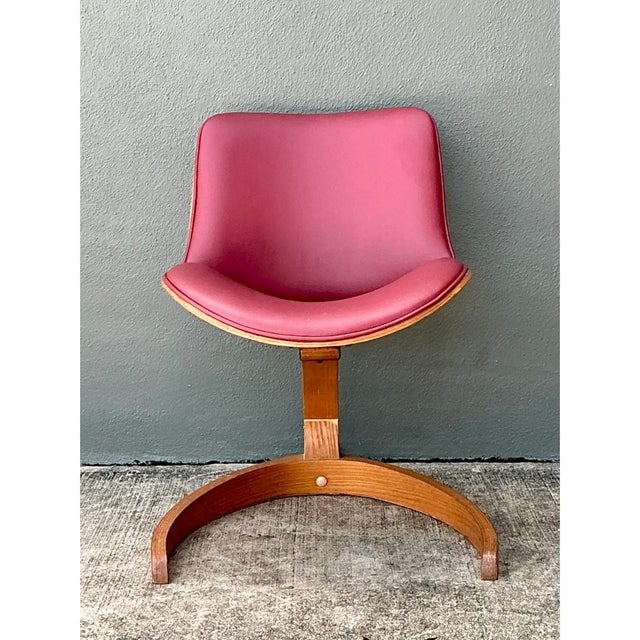 Mid-Century Modern Vintage Wood and Vinyl Cantilever Chair After George Mulhauser For Sale - Image 3 of 12