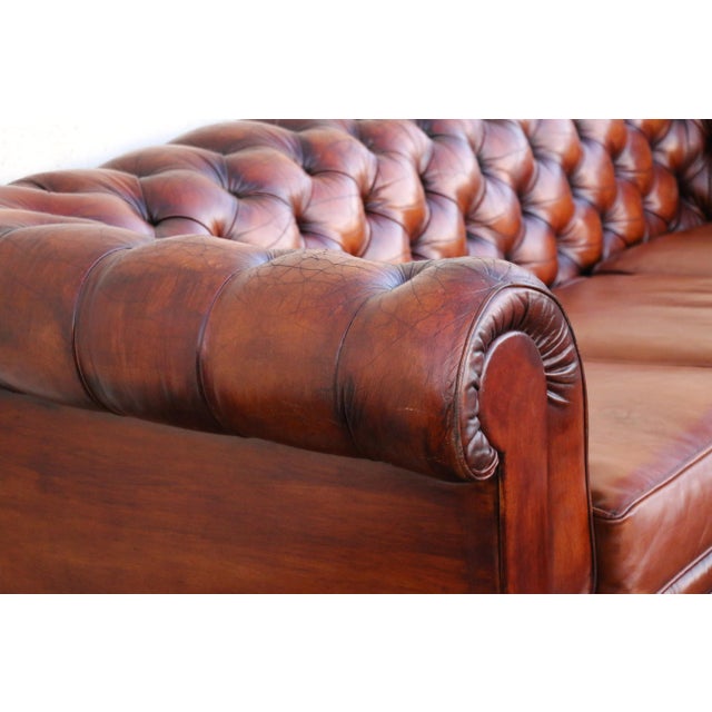 Brown 1940s Pegasus Tufted Chesterfield Sofa in Distressed Brown Leather For Sale - Image 8 of 18