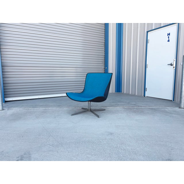 1970s Pair of Mid Century Heavy Chrome Swivel Lounge Chairs For Sale In Los Angeles - Image 6 of 13