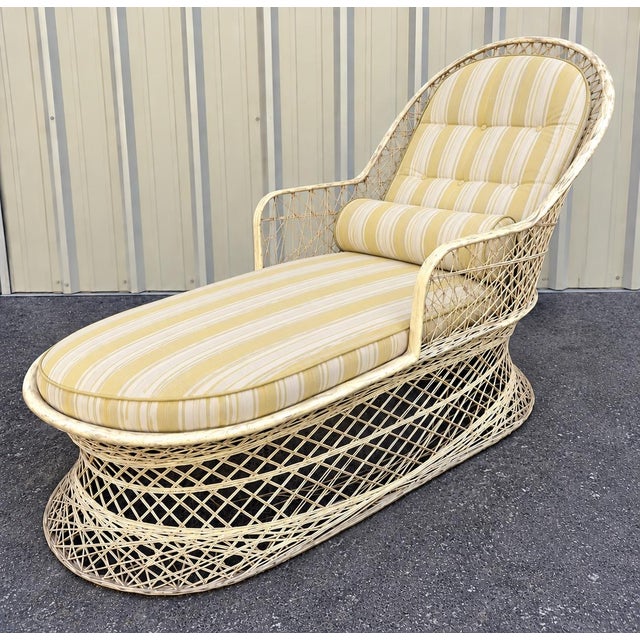 Vintage Spun Fiberglass Chaise Lounge Attributed to Russell Woodard , Mid-Century Modern For Sale - Image 11 of 11
