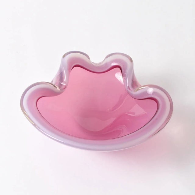 Mid-Century Modern Vintage Murano Pink Alabastro Glass Bowl from Seguso, 1960s For Sale - Image 3 of 11