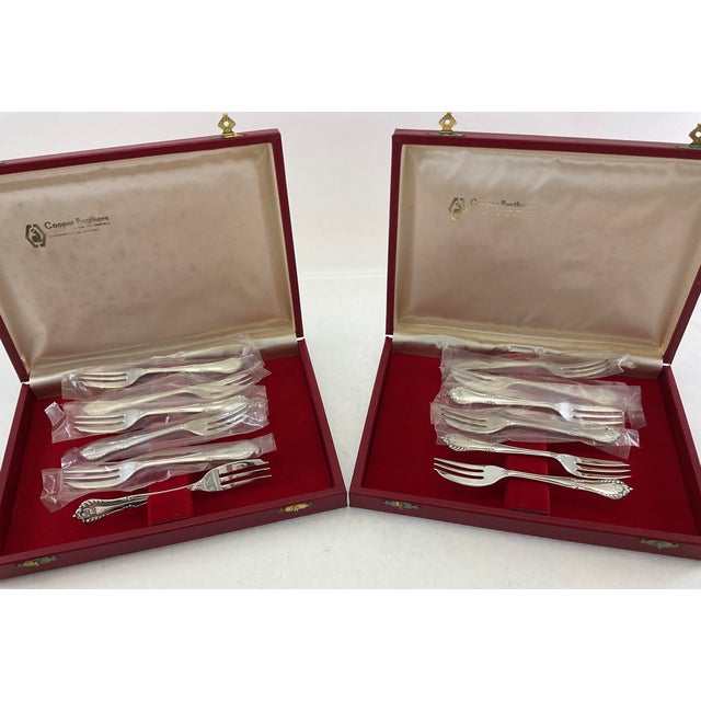 1980s Silver Plated 12 Pastry Forks with Cases, Chesterfield. For Sale - Image 13 of 17