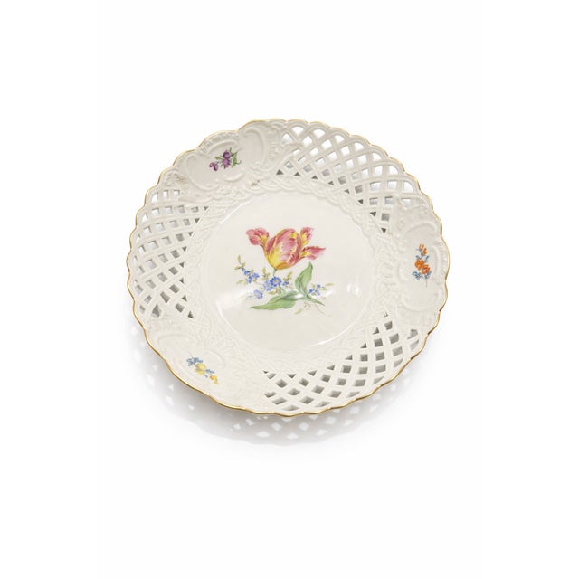 Reticulated Porcelain Centerpiece Plate with Floral Decoration from Meissen Porcelain, 1970s For Sale - Image 11 of 11