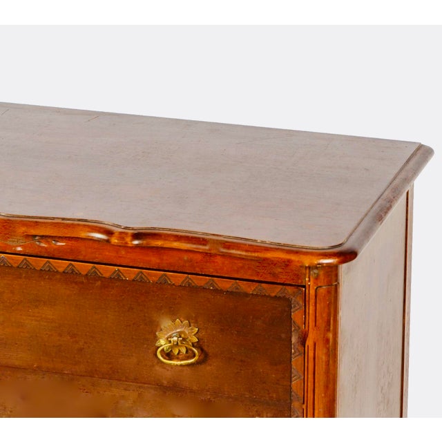 French 1920s Robert W. Irwin Neoclassical Mahogany Three-Drawer Chest, Grand Rapids For Sale - Image 3 of 9