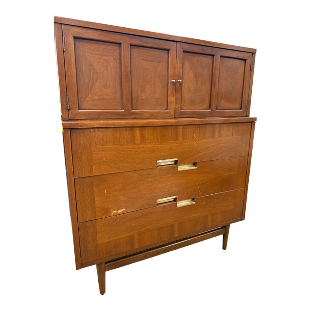 Merton L. Gershun for American of Martinsville Mid-Century Modern Walnut 5 Drawer Dresser For Sale