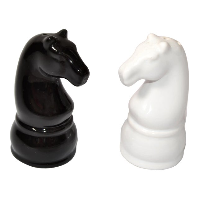 Mid-Century Modern Chess Mates Black White Knight Pieces Salt and Pepper Shaker- a Pair For Sale