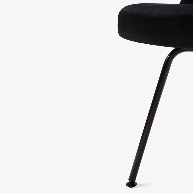 Mid 20th Century Original Vintage Saarinen Executive Armless Chairs, Custom Restored Black Edition - Set of 6 For Sale - Image 5 of 9