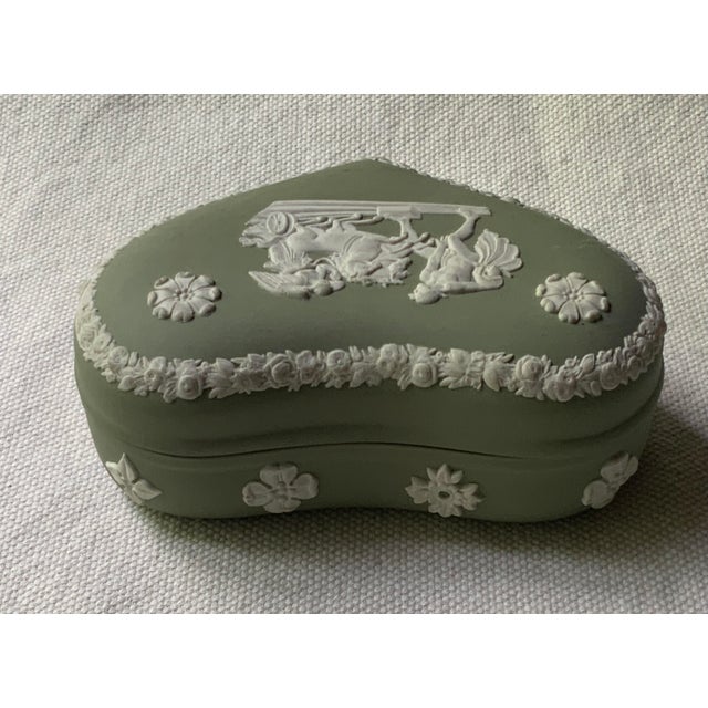 Green 1950s Wedgwood Green Jasperware Heart Box For Sale - Image 8 of 12