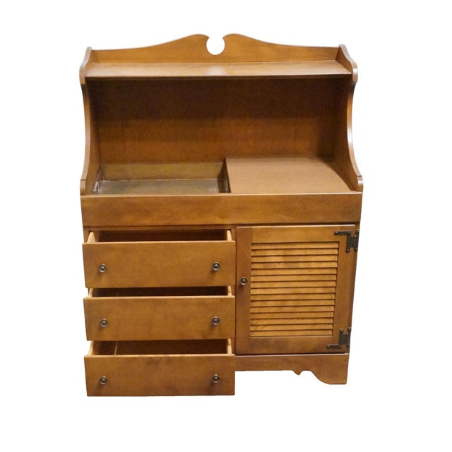 Ethan Allen / Baumritter Heirloom Nutmeg Maple Colonial Early American 36" Dry Sink Server W. Shutter Door Cabinet For Sale In Kansas City - Image 6 of 15