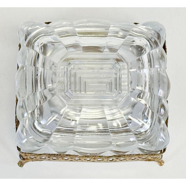 Mid 20th Century Vintage Hollywood Regency Style Glass Trinket Box W/ Footed Brass Filigree Base For Sale - Image 5 of 11