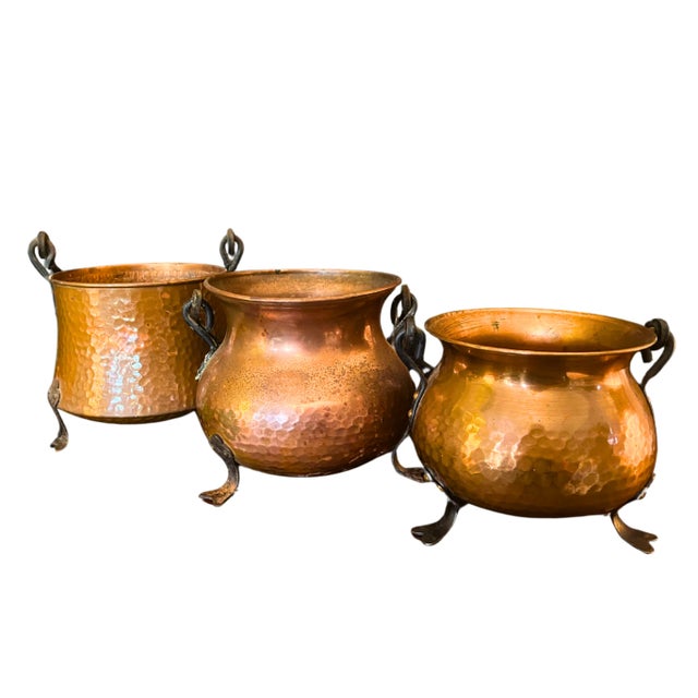 Metal French Cauldron in Hammered Copper, Circa 1910 For Sale - Image 7 of 9