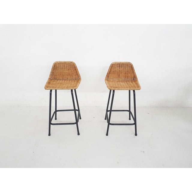 1950s Vintage Dutch Rattan and Metal Bar Stools from Rohe Noordwolde, 1950s, Set of 2 For Sale - Image 5 of 12