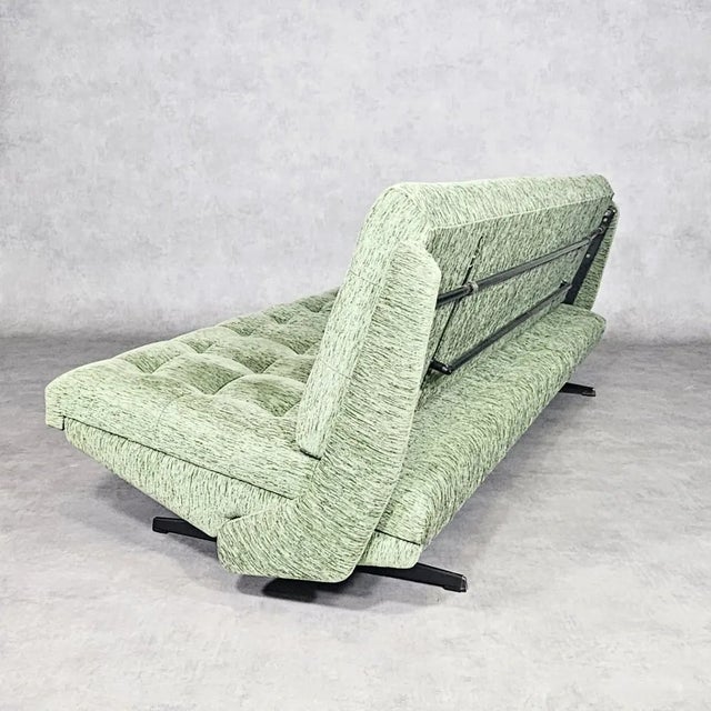 Vintage Daybed by Morávek & Munzar for Karna Mariánské Lázně, 1970s, in Very Good conditions. Designed 1970 to 1979 I have...