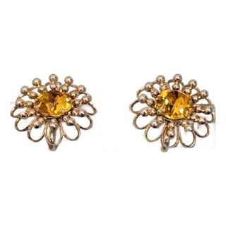 Vintage 1950s Signed Napier Goldtone Faux-Citrine Flower Clip Earrings For Sale