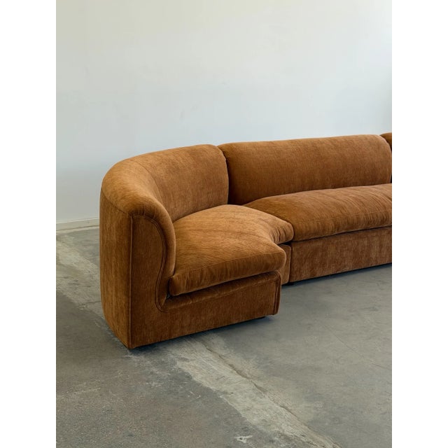 Abruzzo Sectional in Brown Chenille For Sale In Los Angeles - Image 6 of 14