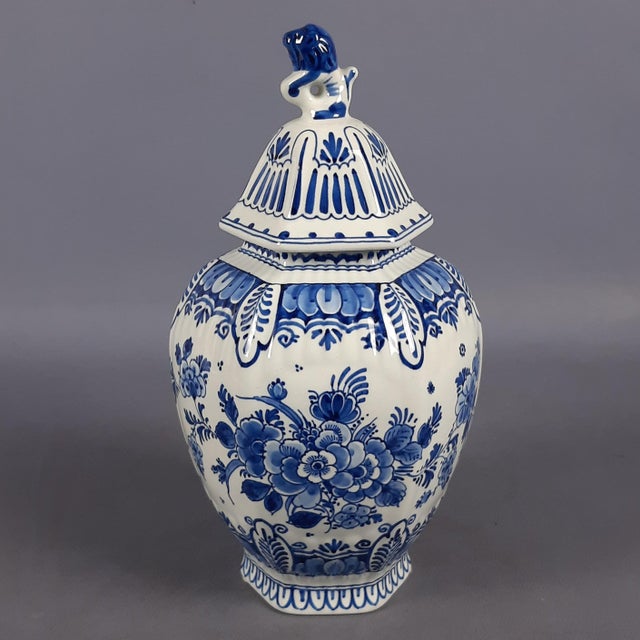 Vintage Porcelain Potiche Vase with Blue Lion Lid from Royal Delft For Sale - Image 12 of 12