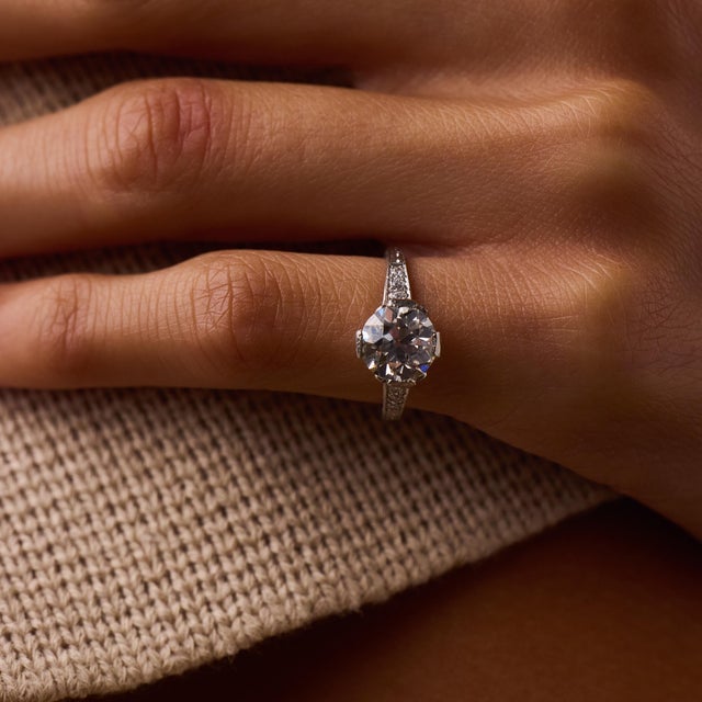 1930s Art Deco Gia 2.14 Carat Old European Cut Diamond Platinum Engagement Ring, Size 5 For Sale - Image 5 of 6