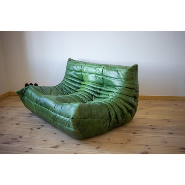 Ligne Roset Dubai Green Leather Togo Lounge Chair, Corner and 2-Seat Sofa by Michel Ducaroy for Ligne Roset, 1979, Set of 3 For Sale - Image 4 of 14