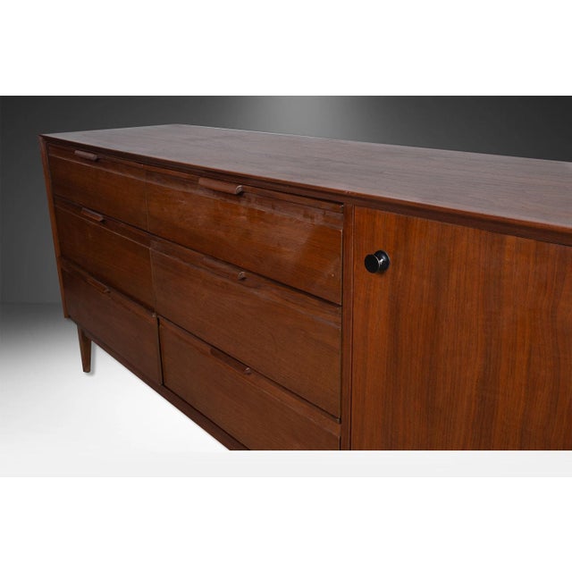 1960s American of Martinsville MidCentury 9 Drawer Dresser Credenza For Sale - Image 10 of 11