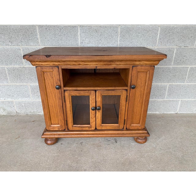 Description: Broyhill Attic Heirlooms Distressed Oak Media Cabinet - TV Cabinet. In Very Good to Excellent Vintage...